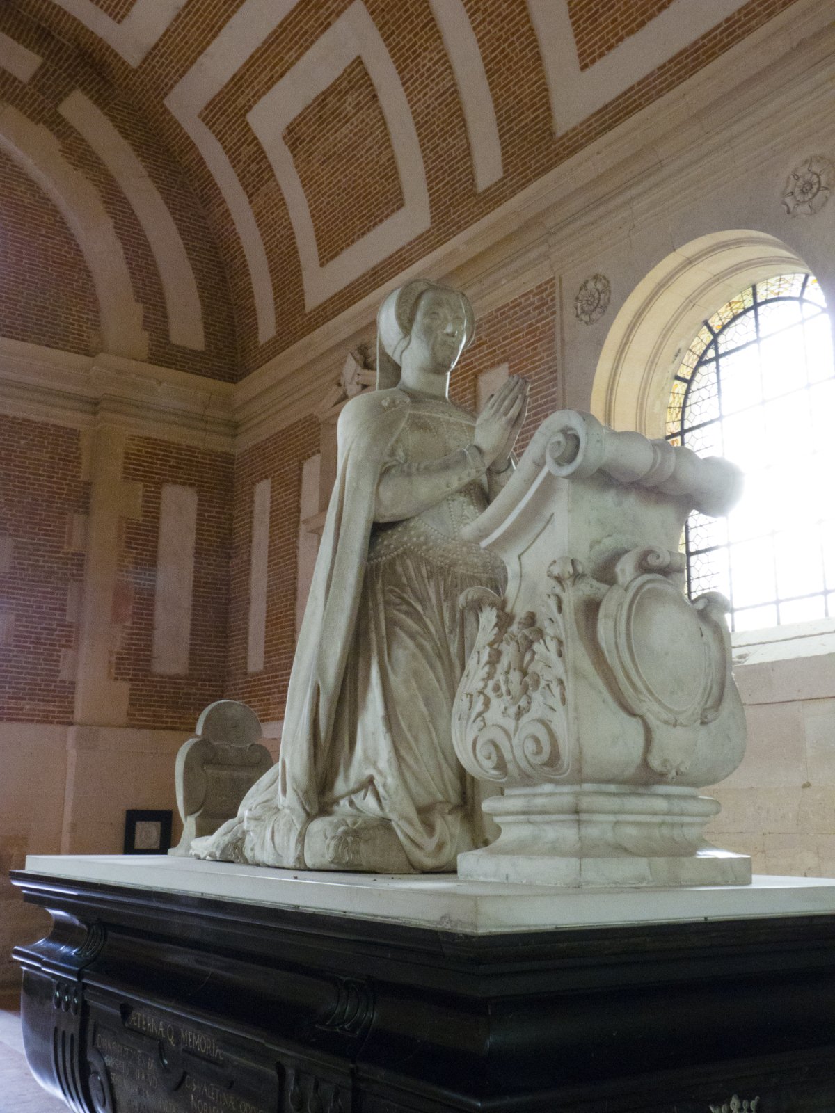 1566 - Chapelle funéraire - tombeau de Diane de Poitiers