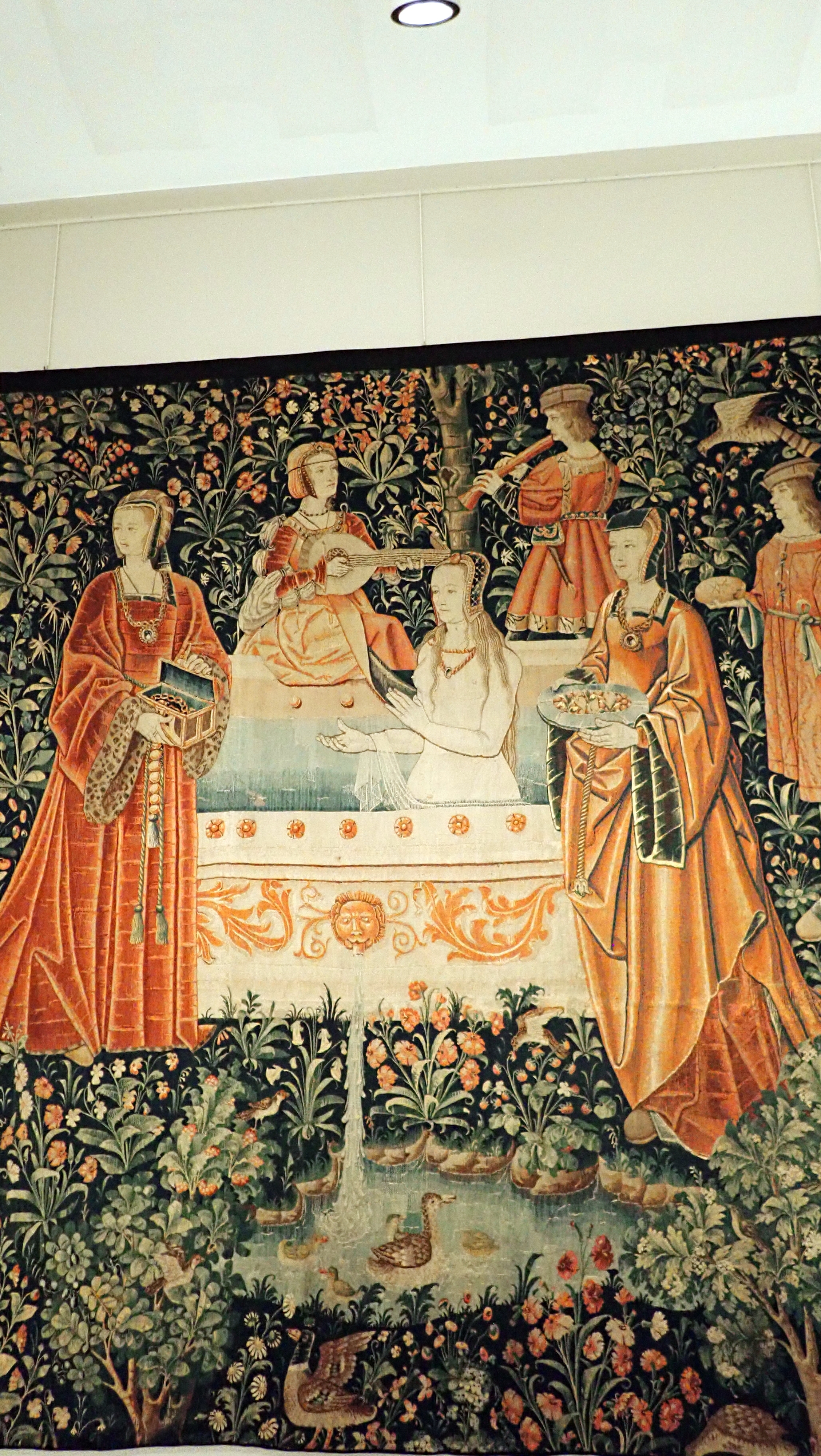 1500 (approx) - Cluny museum - Tapestry from the Seigneurial life series - The Bath